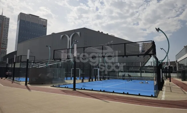 Panoramic 360° Padel Courts