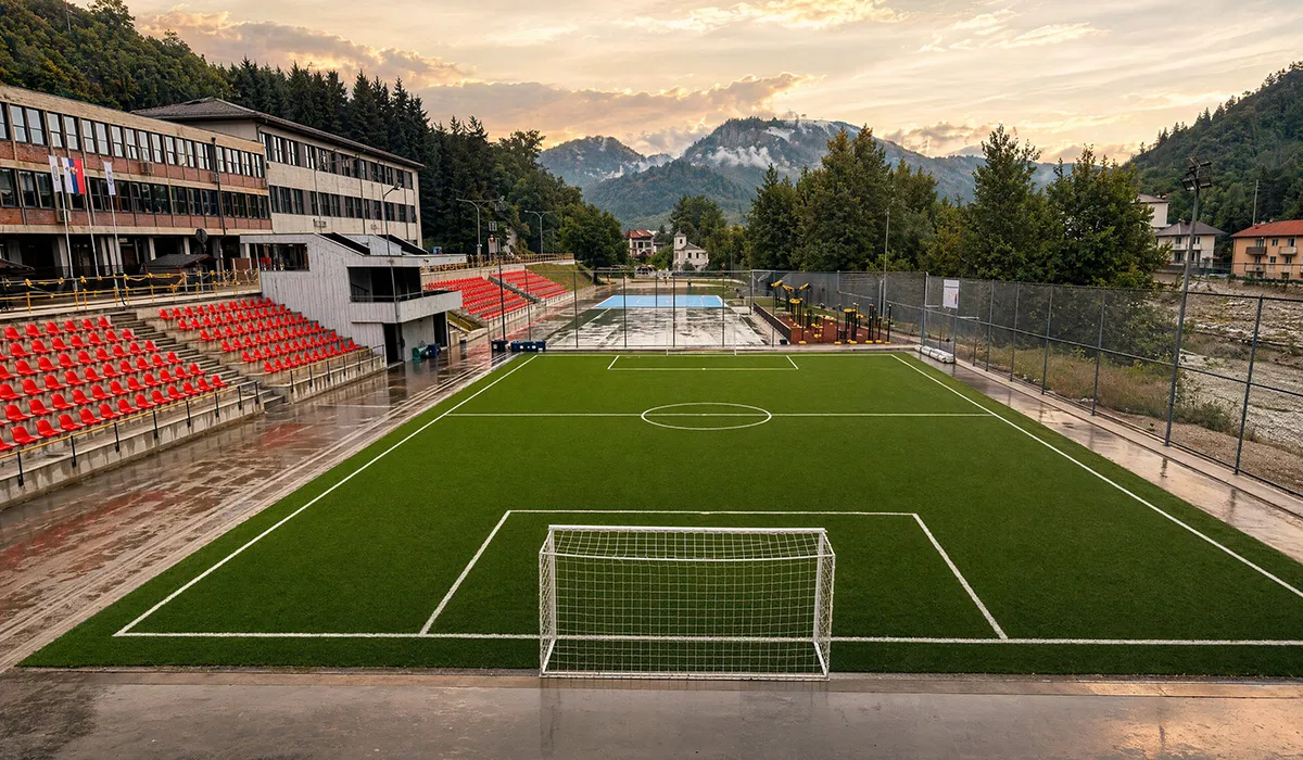 Sırbistan Futbol Sahası