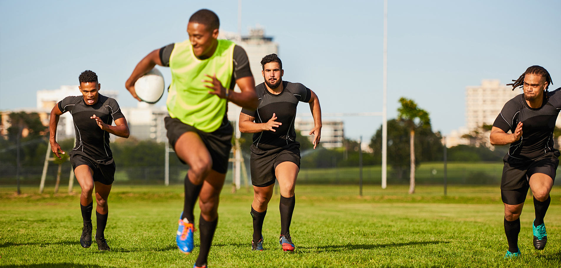 Ragbi Sahası Yapımı ve Suni Çim Kurulumu - Integral Spor